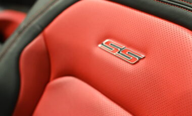 Chevrolet Camaro 2SS Black on Red