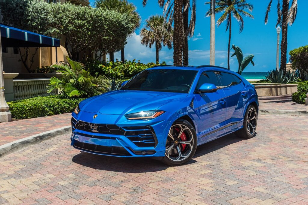 Lamborghini Urus Blue & Black