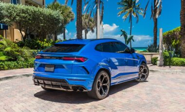 Lamborghini Urus Blue & Black