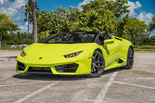 Lamborghini Huracan Spyder Green on Black.