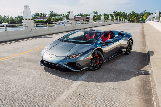 Lamborghini Huracan EVO Spyder Gray on Red