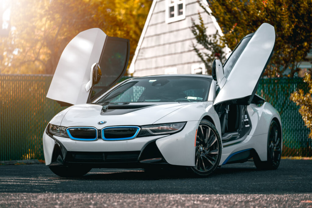 BMW I8 White on Black