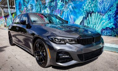 BMW 330iM Grey on Black
