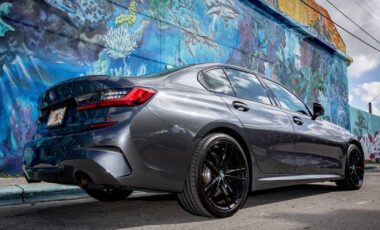 BMW 330iM Grey on Black