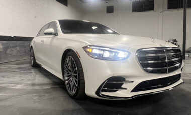 Mercedes S580 White on Red