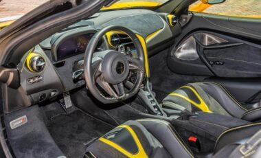 Mclaren 720s Yellow on Black