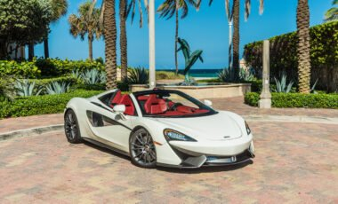 Mclaren 570s Spyder White on Red