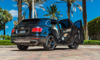Bentley Bentayga Black on Tan