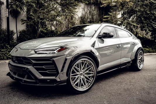 Lamborghini Urus Widebody Gray on Black