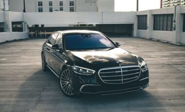 Mercedes S580 Black on Red