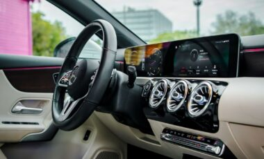Mercedes-Benz a220 White on White