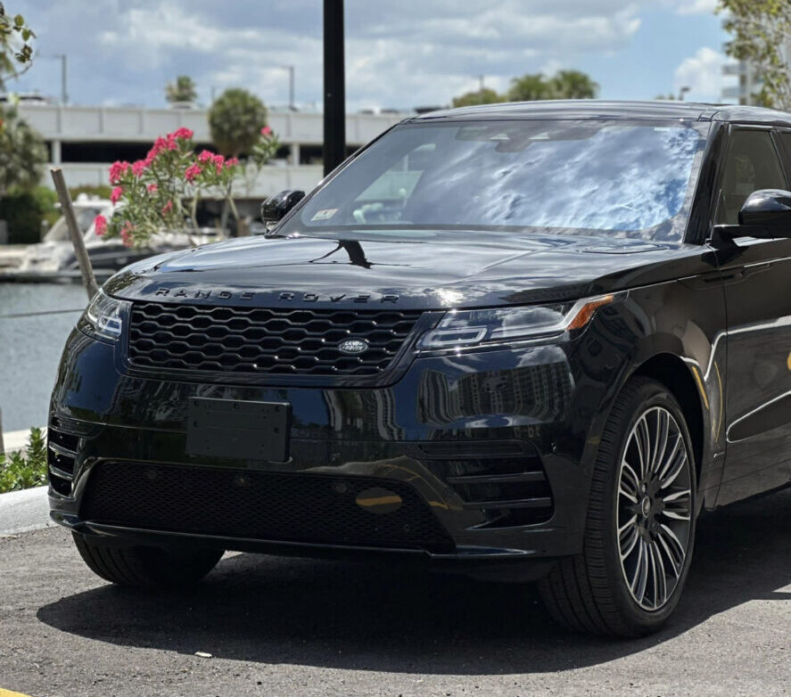 Range Rover Velar Black on Cream