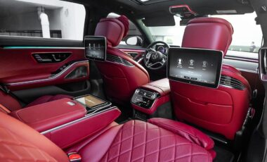 Mercedes S580 Black on Red